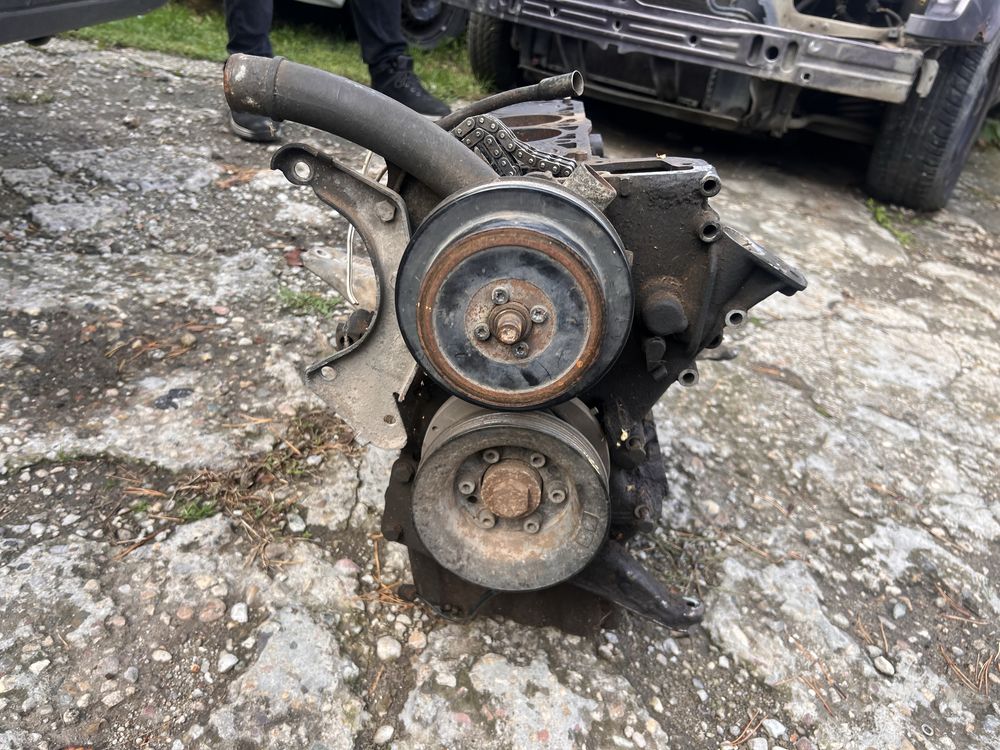 Двигател/Блок Mercedes M102 2,0 122кс