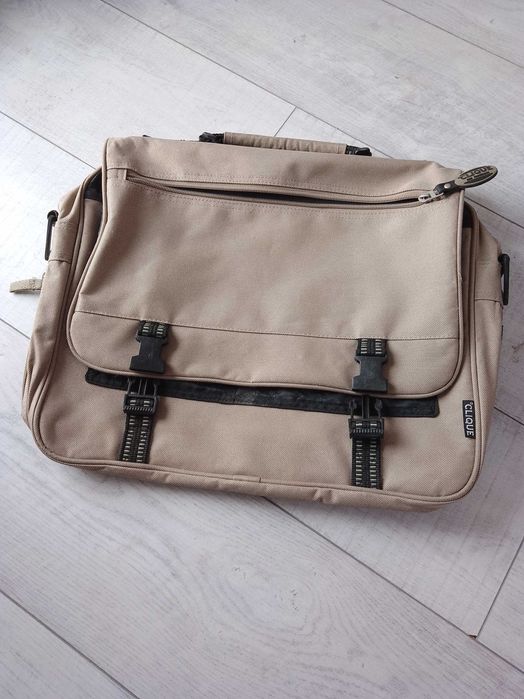 Чанта за лаптоп .