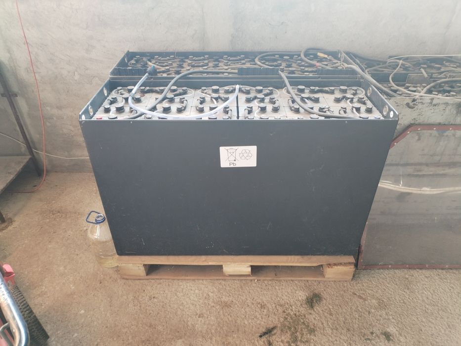 Vând acumulator fotovoltaice 48 v-24v