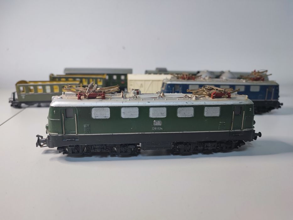 Locomotive trenulet Marklin E41024 vagoane