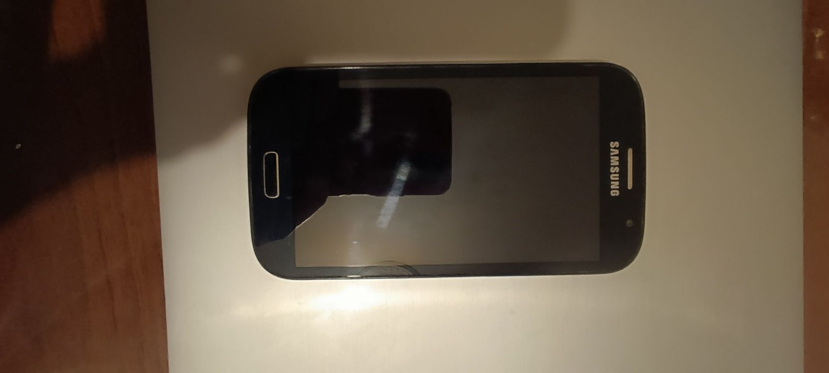 Telefon sotiladi,yahshi ishlidi.200 mindan.