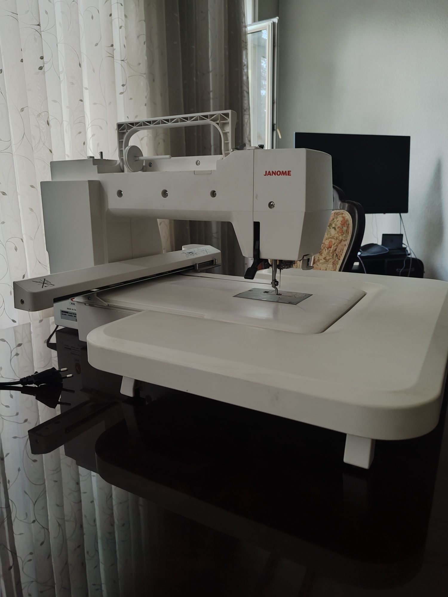 Машинка для вышивок Janome 550e