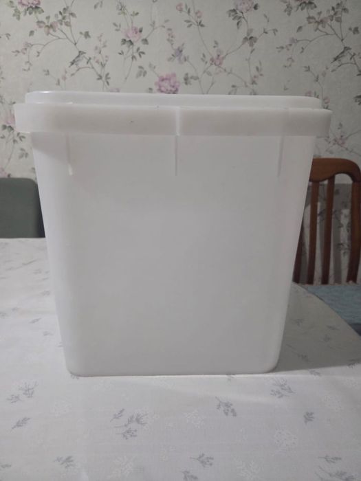 Контейнеры для хранения крупы и прочее