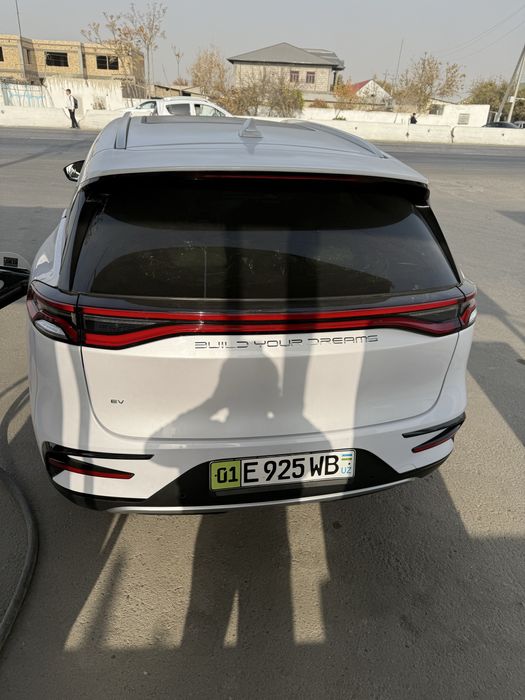 Byd tank 4.4 sekund 550 ot kuchi