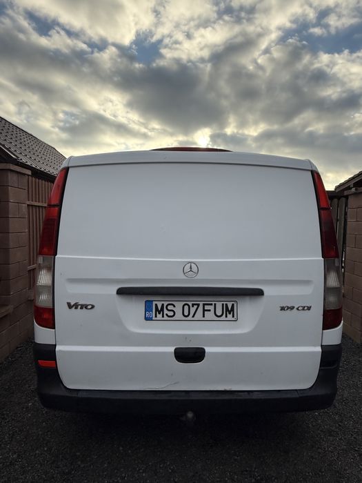 Mercedes Vito 2.2D 2007 5 locuri + marfa