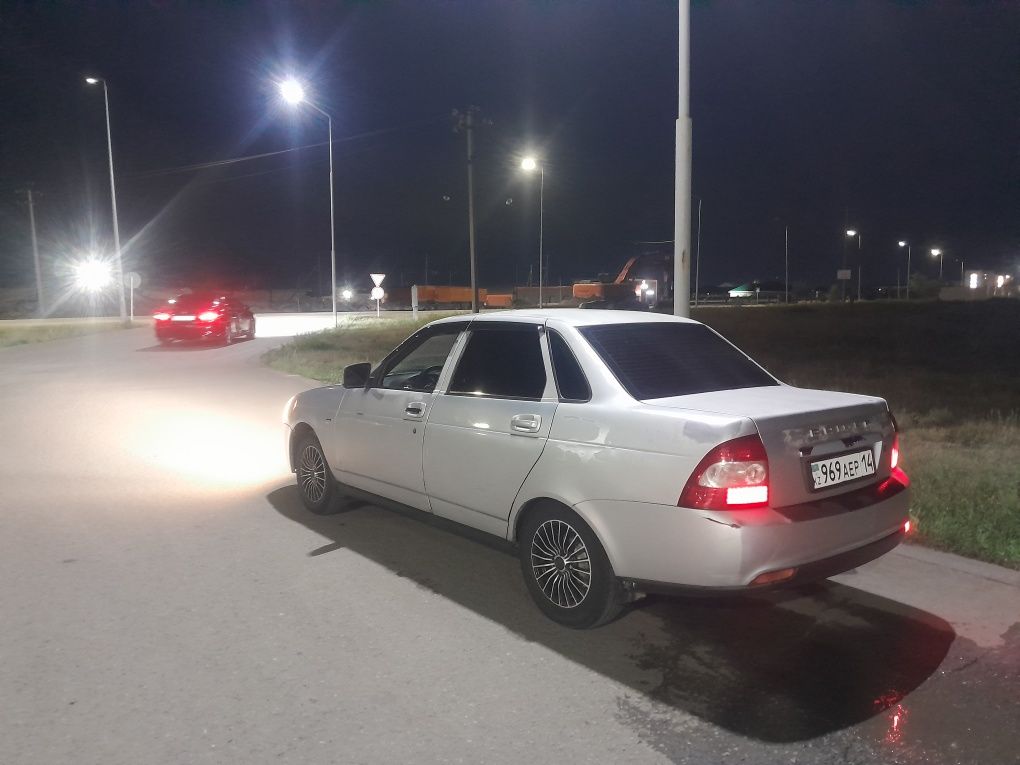 Продам Приору 2 полу люкс