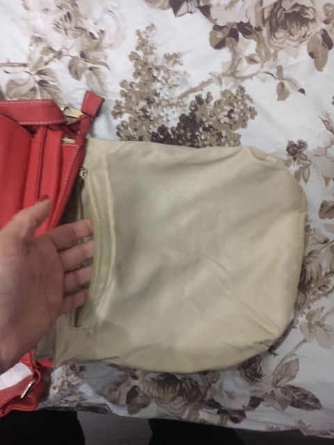 Vand geanta colorata rosie tip postas