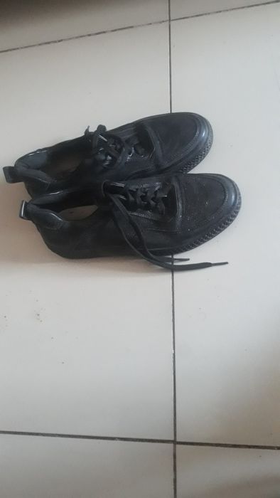 Продам кроссовки