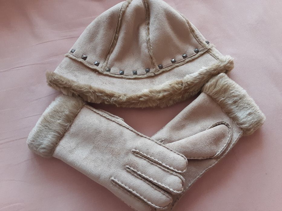 Дамски к-т, чанта и шалове