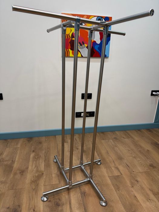 Продается напольная вешалка