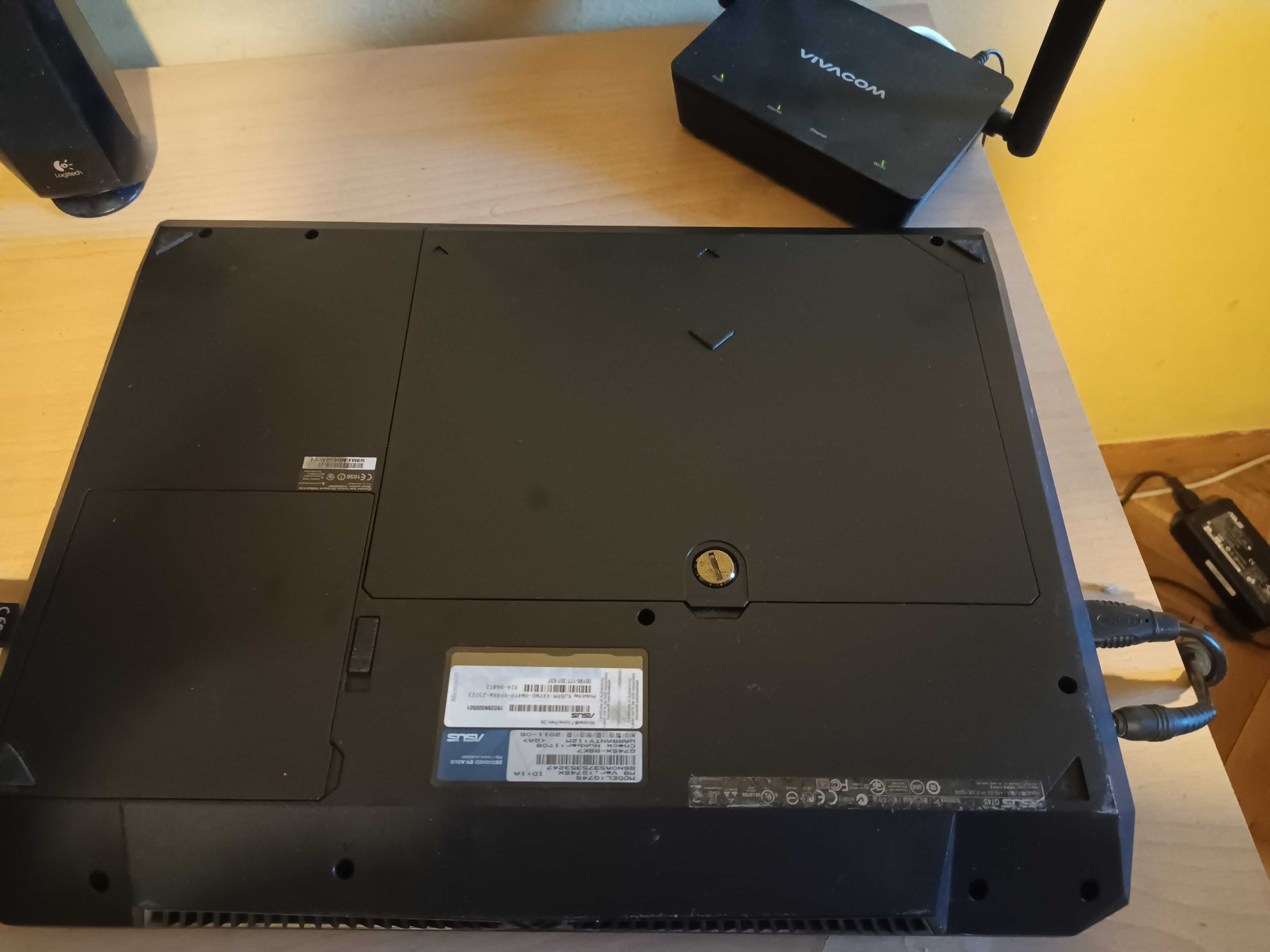 Продавам лаптоп ,asus, model 674s