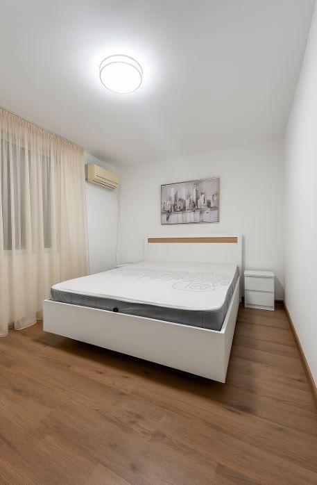 Тристаен апартамент в района на Колхозен пазар!