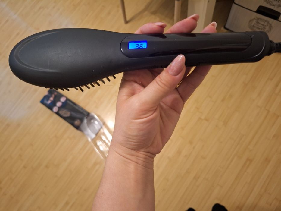 Perie pentru indreptat parul