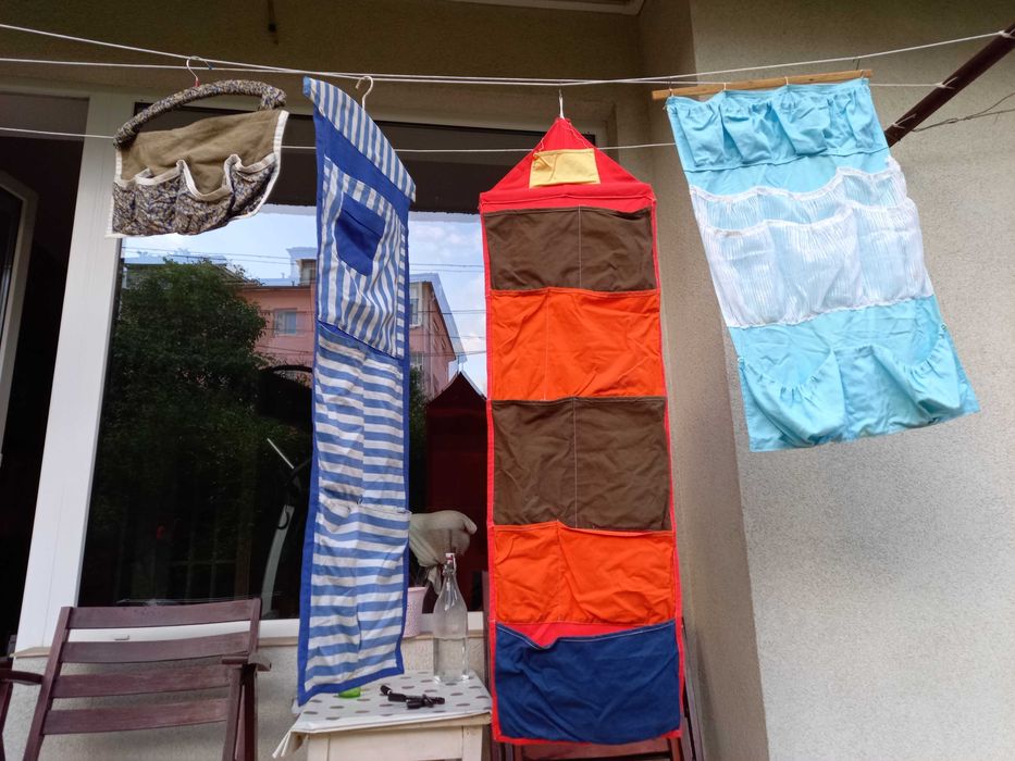 Закачалка с джобове и закачалки-щипки- 2 бр. за 10 лв.