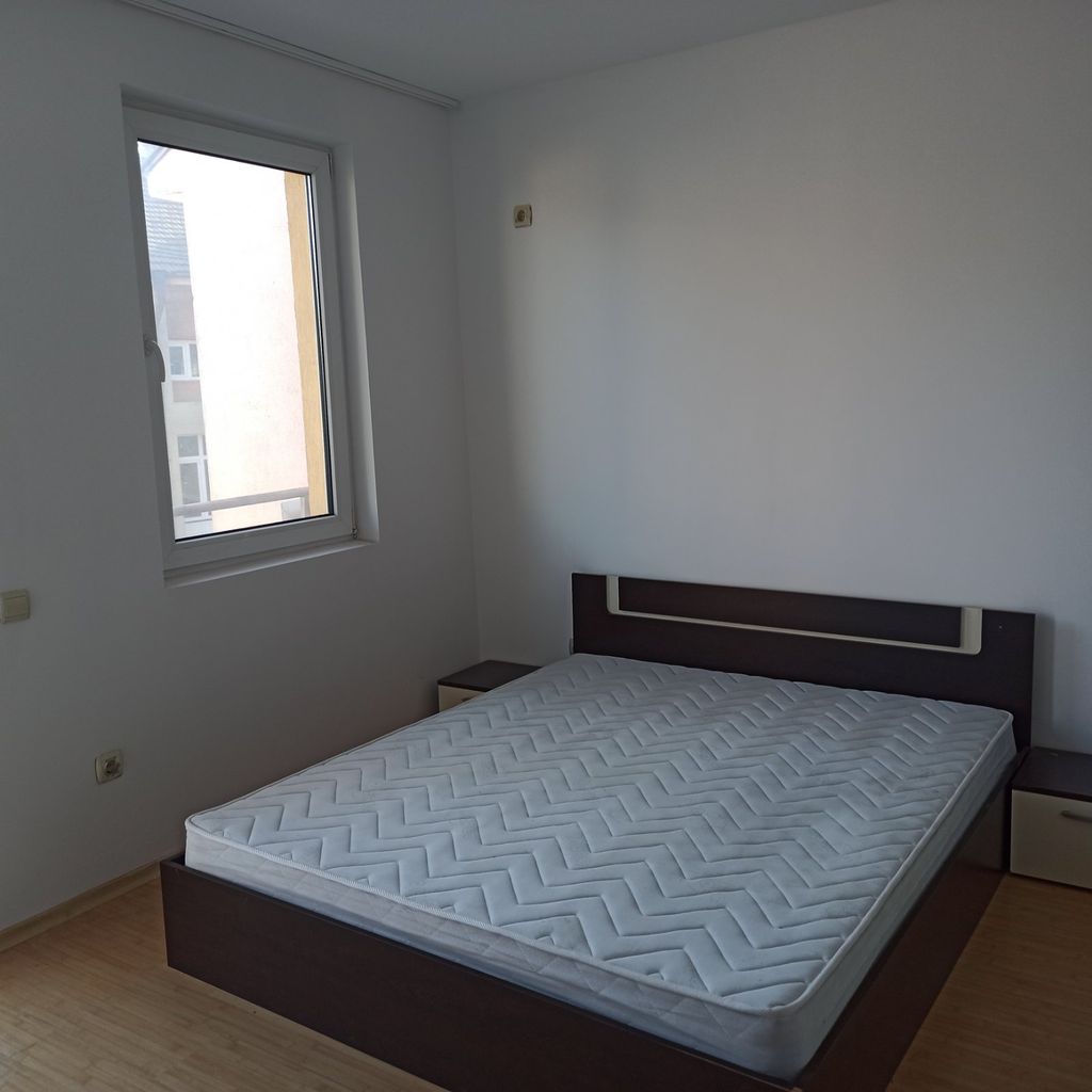 Дава се под наем Двустаен апартамент в Казанлък - 70 кв.м за 84150 € - Снимка #6