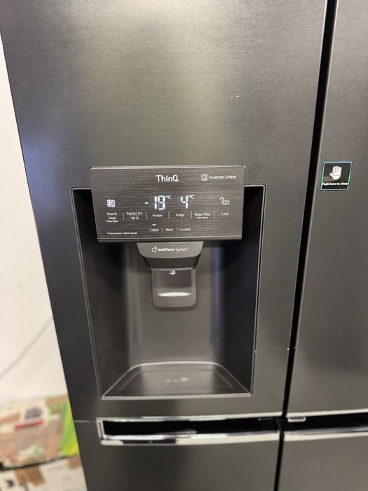 Frigider side-by-side LG GSS6871MC