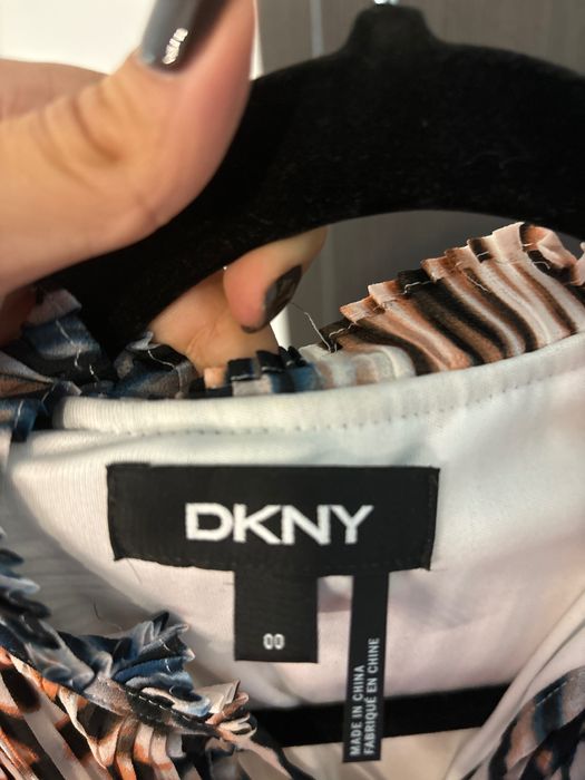 DKNY цветна рокля