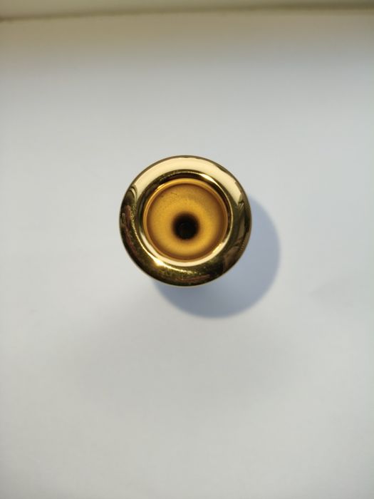 Mustiuc trompeta Lotus