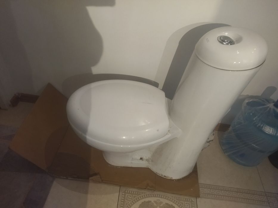 Унитаз в хорошем состоянии