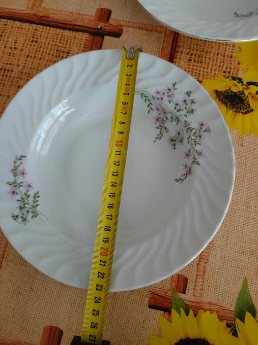 Порцеланови чинии