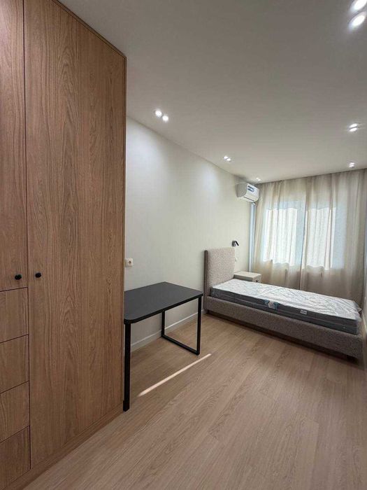 Продается 4-х комнатная квартира на Ц-13. Евро ремонт. Вторичный фонд