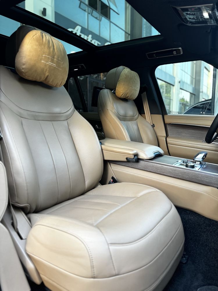 Range Rover LWB P530 Autobiography