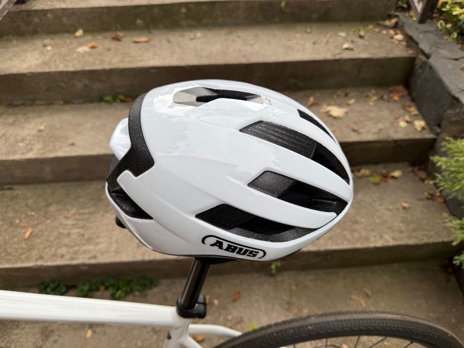 Продавам колело Specialized + аксесоари + екип