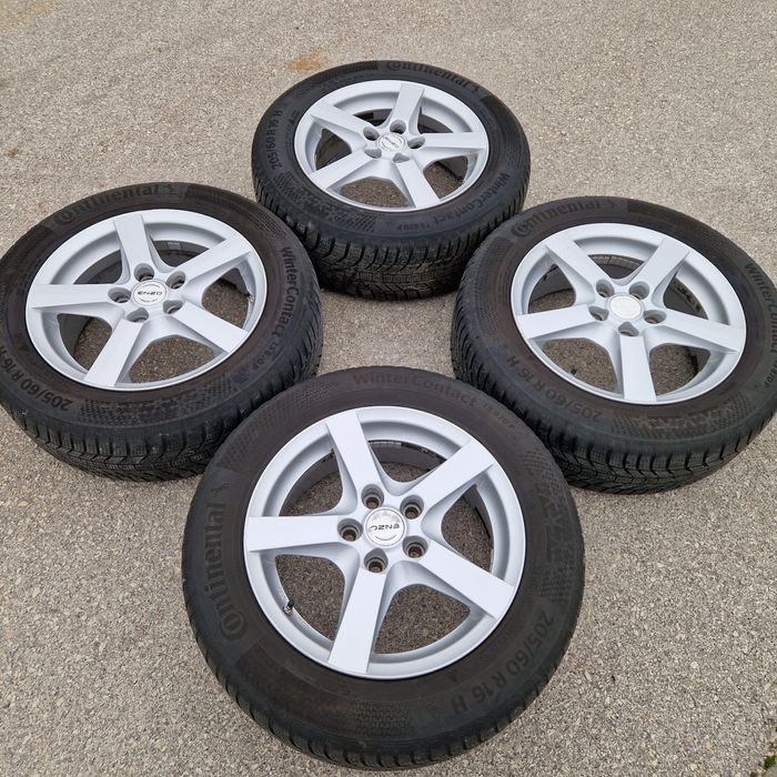 4бр. Алуминиеви джанти 
5х114.3 
61/2 Jx16
ET45
Гумите са подарък 
Не