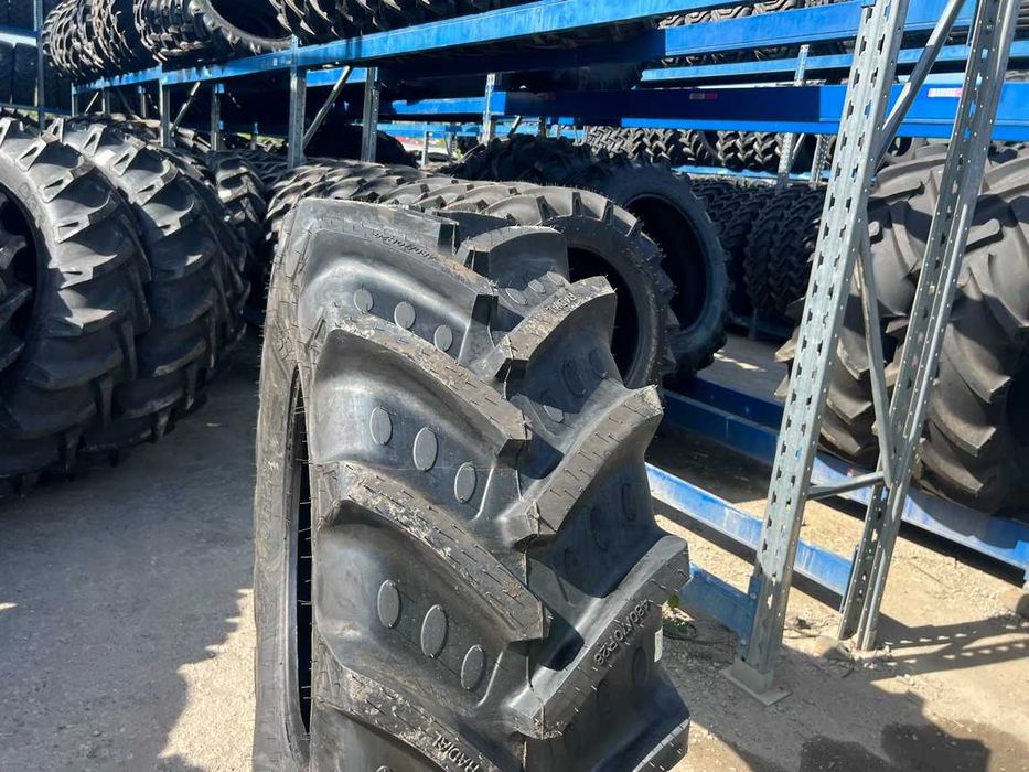 Marca BKT 480/70R28 pentru tractor fata cu livrare rapida