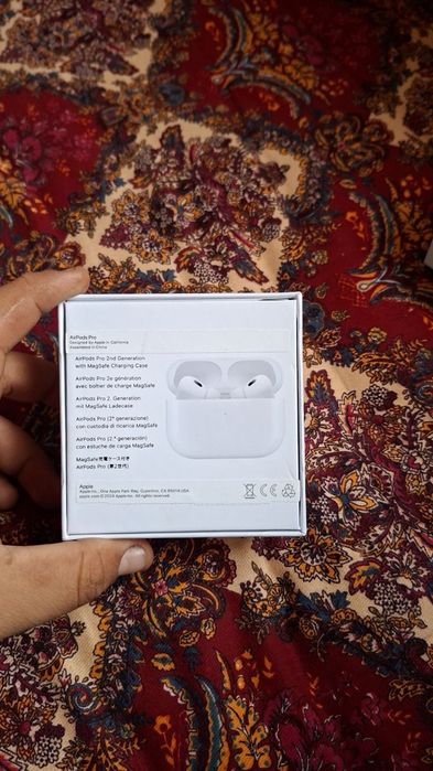 Airpods pro 2 yangi 1 hafta buldi 1 marta zaryatkaga quyib  ishlatilga