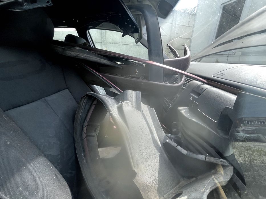 Mercedes-Benz E200--   1500€