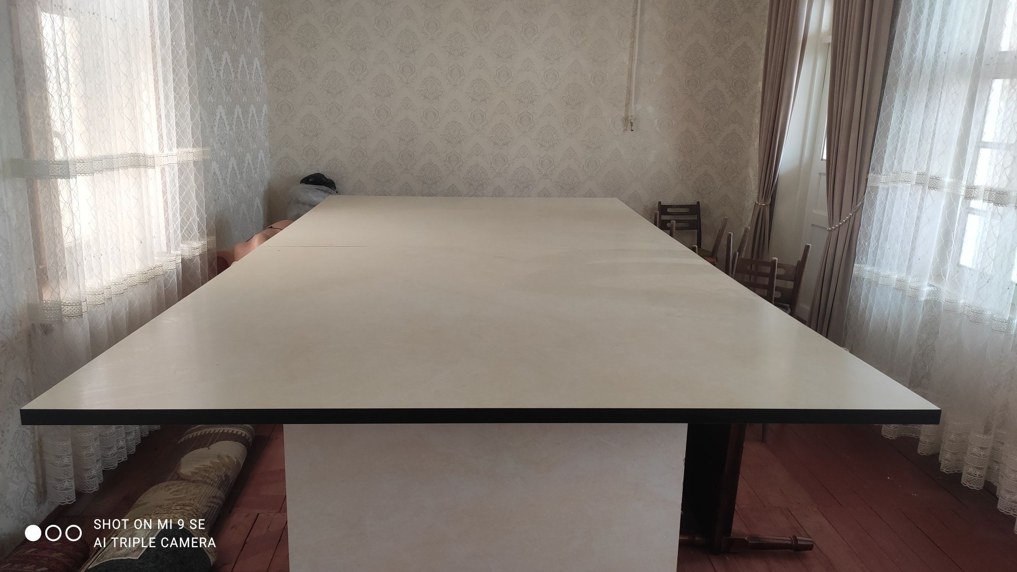 Bichuv stol sotiladi