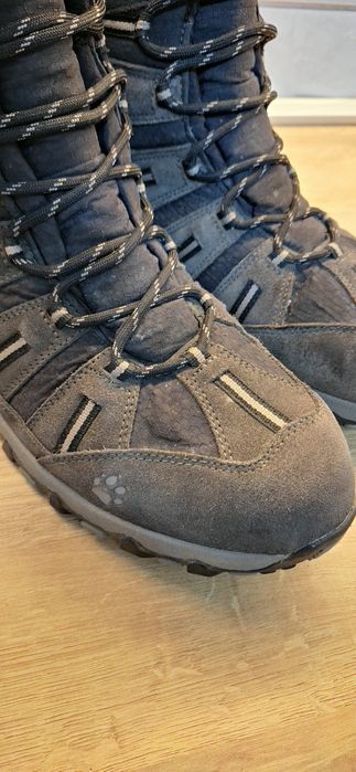 Проданам зимни обувки Jack Wolfskin