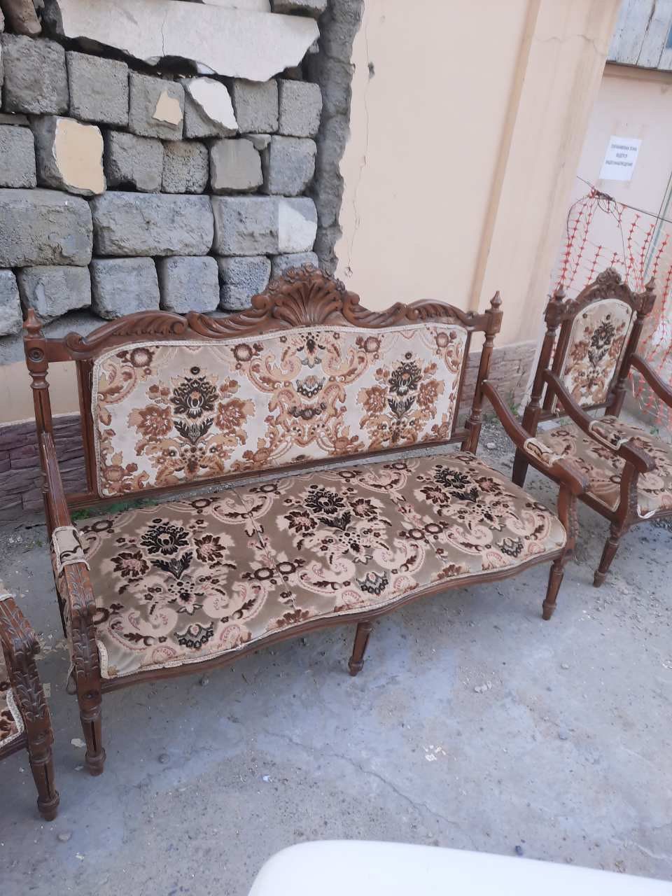 Продается 4 антикварных стула
