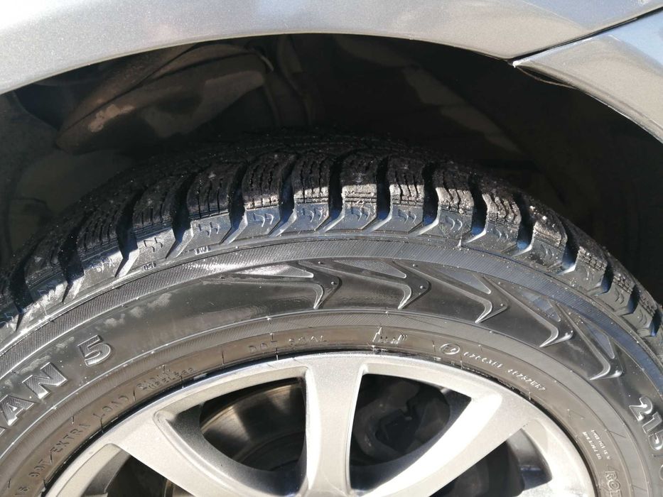 Шины Nokian Nordman 5, зимние шип-ные (215/60 R16, б/у)