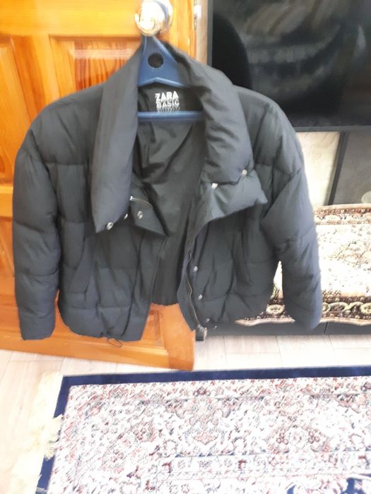 Продам зимнюю  женскую куртку б/ у