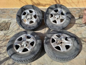 Метални джанти и зимни гуми за RAV4
