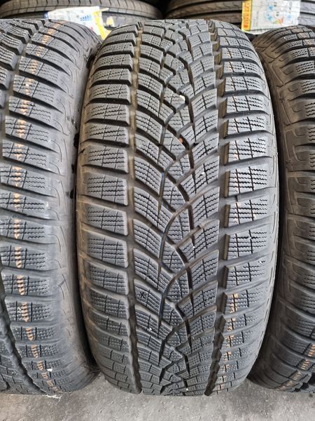 225/55/17 Goodyear 4piese