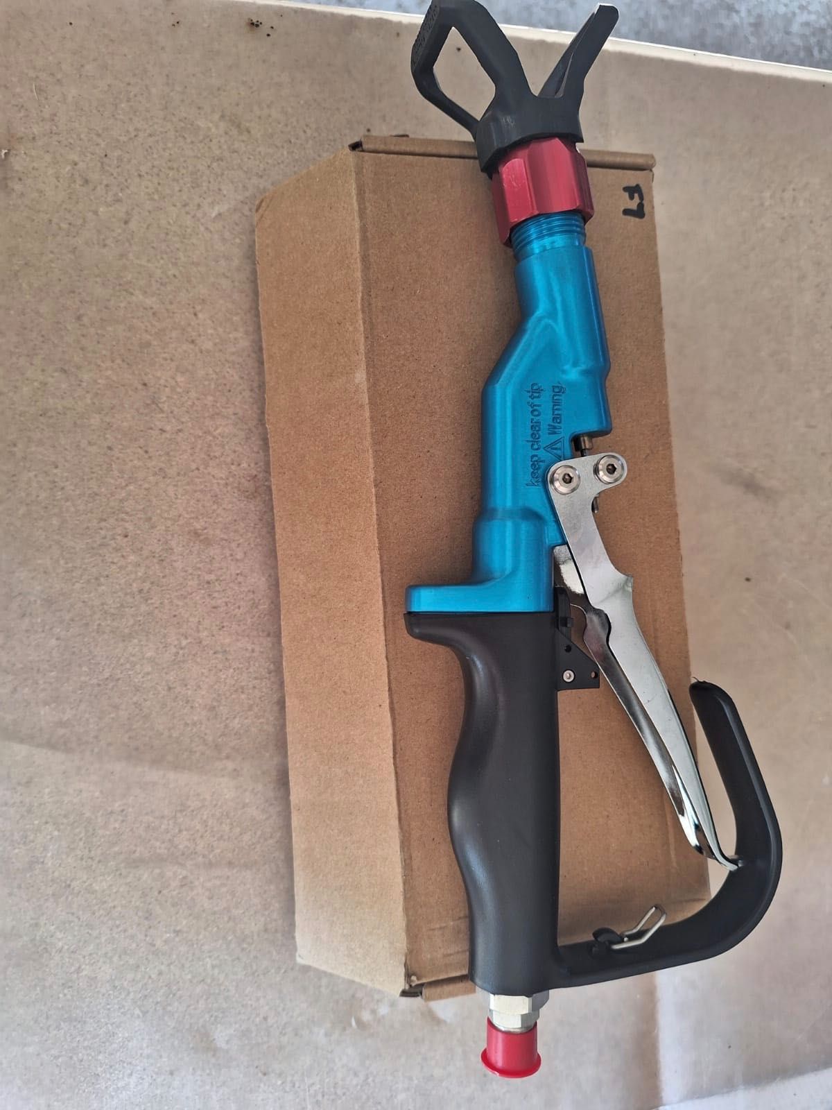 Pistol pentru pompa de zugravit airless pentru tavane