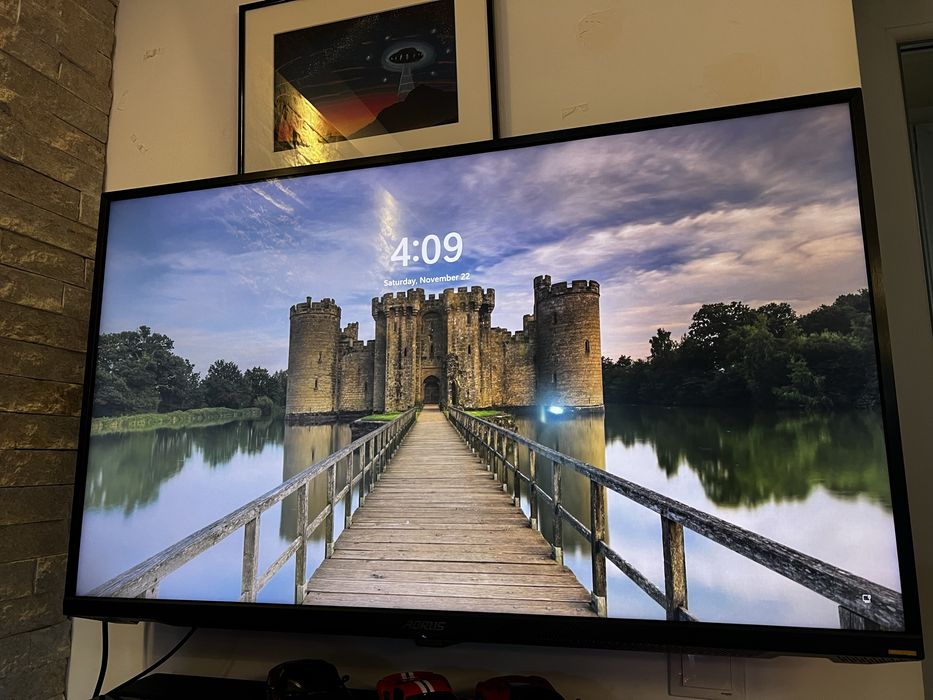 Monitor Gaming GIGABYTE AORUS FV43u  QLED 144Hz