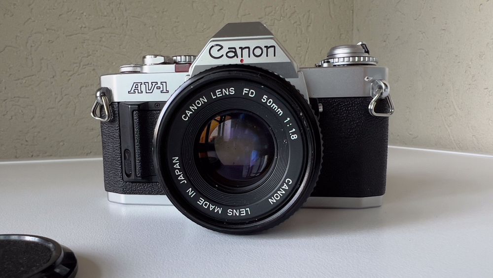 Canon AV-1 SLR 35mm/50mm f1.8