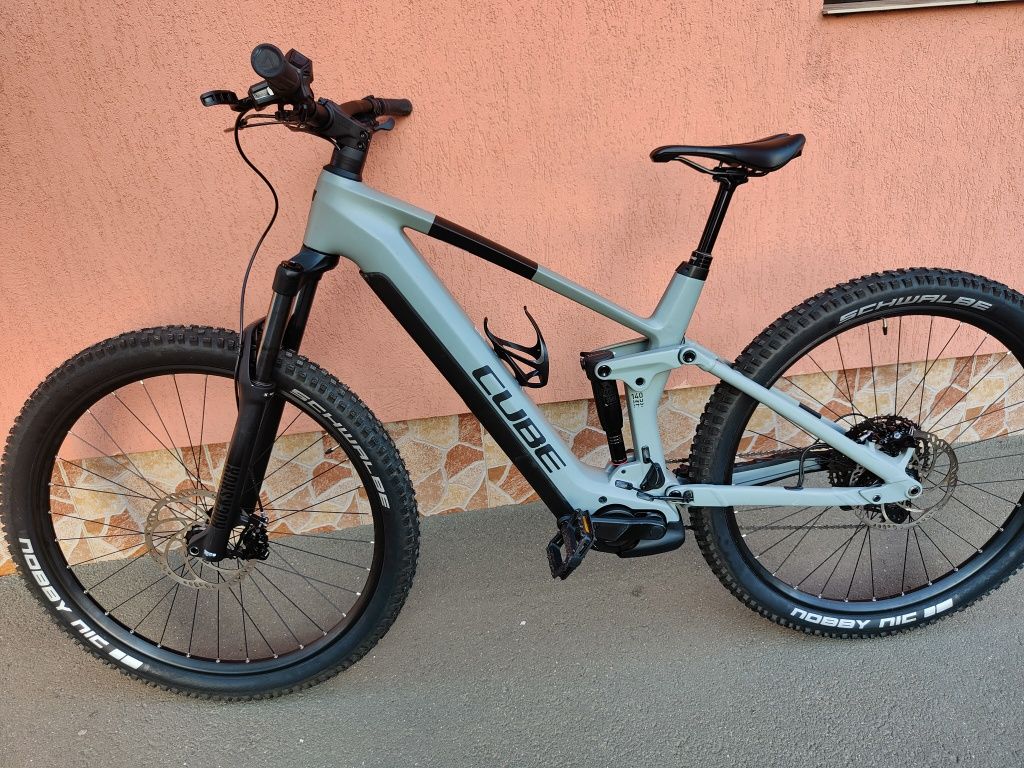 Bicicleta electrica Cube stereo carbon