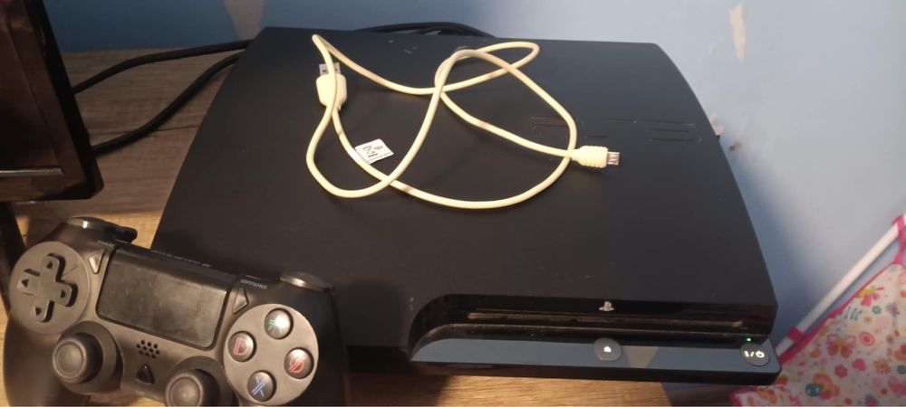 Плейстейшън 3 във  Перфектно състояние играно е само 4,5 пъти