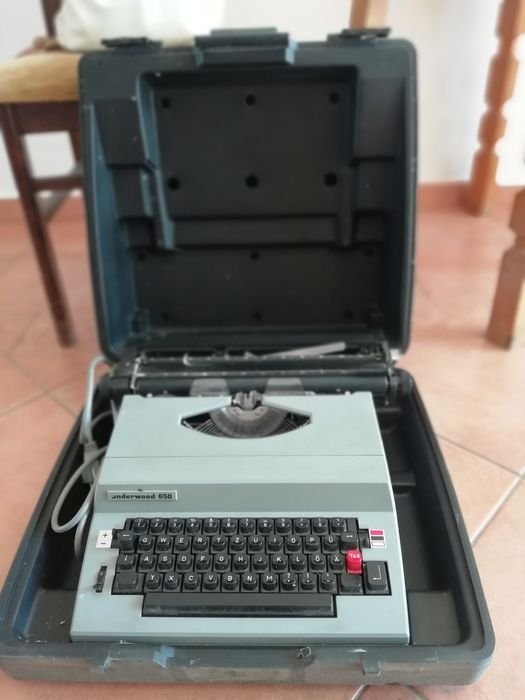 Masina de scris electrica