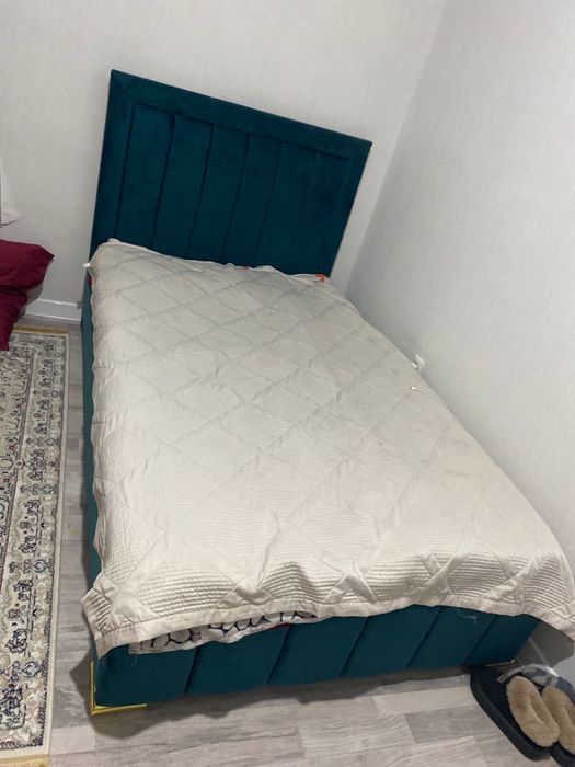 Продам кровать, брали для детской. Размеры 2*1.5.  С матрасом