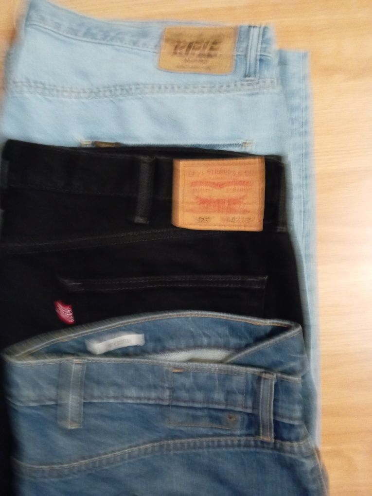 Pantaloni de bărbat mari