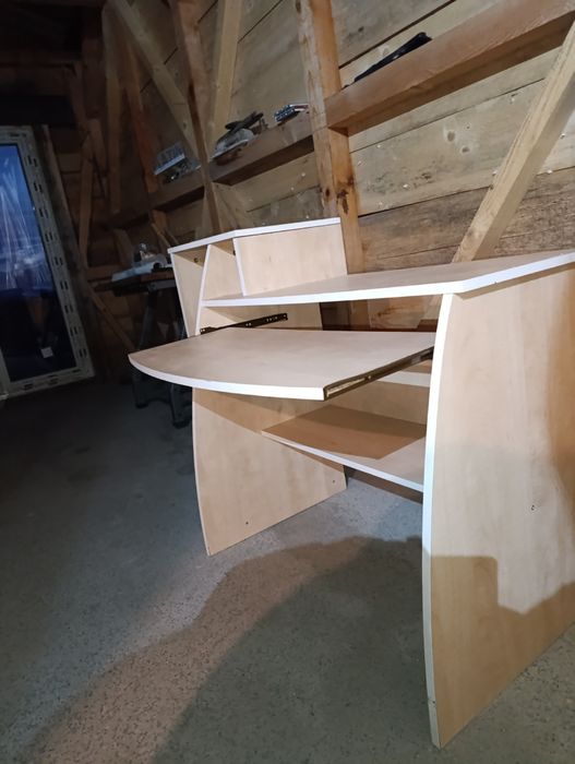 Ученическо Бюро.