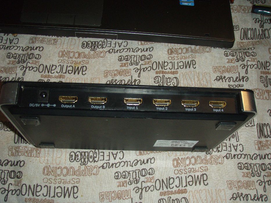 Swich HDMI 4 intrari cu 2 iesiri Digitus DS-48300