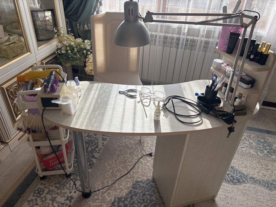 Продам. Все для маникюра.