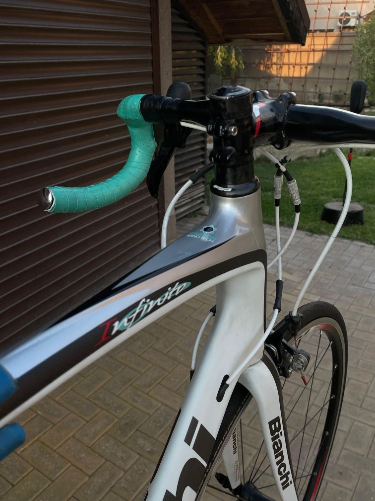 Vând bicicletă bianchi infinito urgent!!